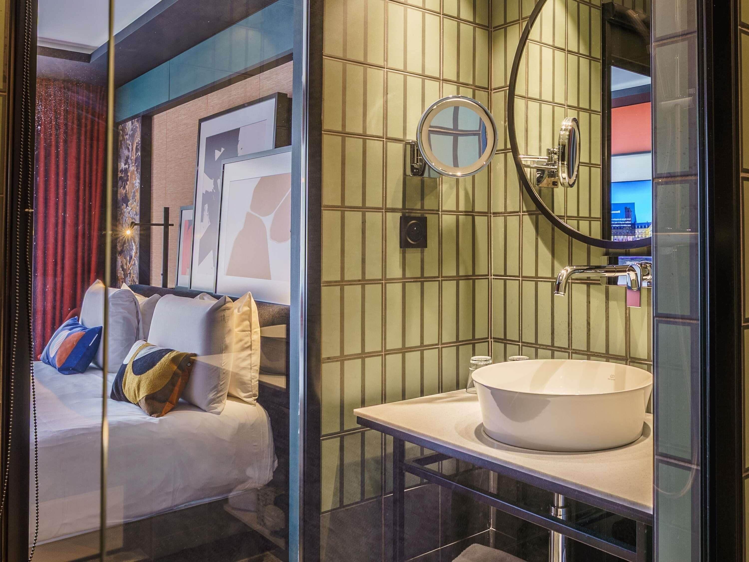 迷你吧、客房內保險箱、書桌、遮光布/窗簾