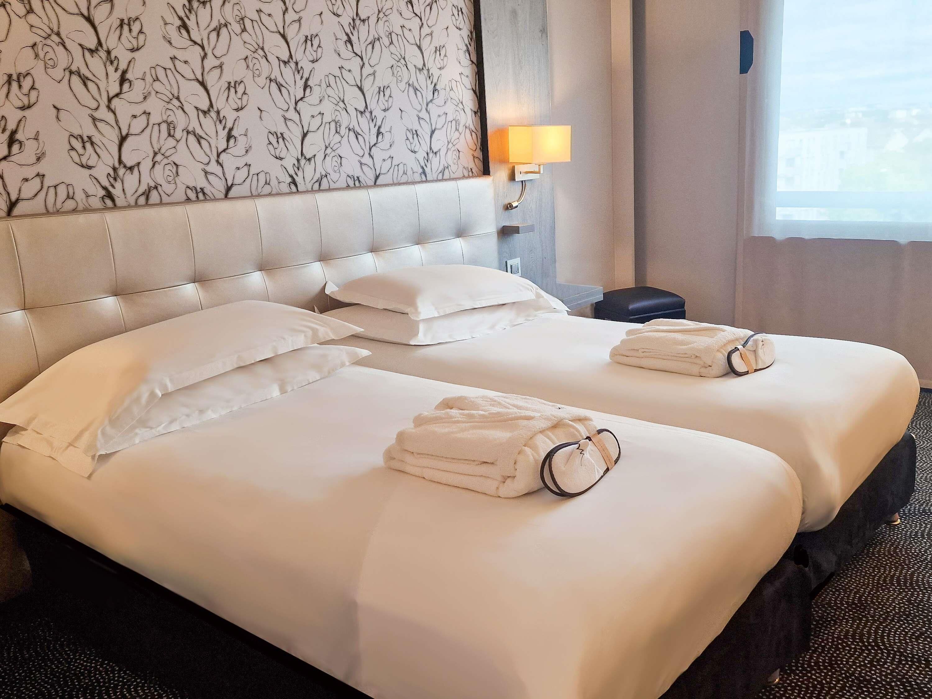 minibar, in-room safe, desk, blackout curtains