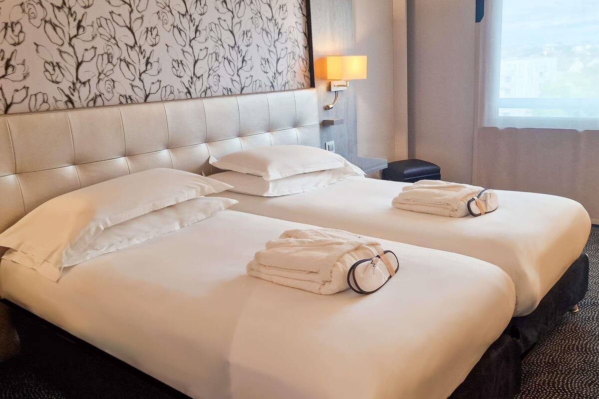 minibar, in-room safe, desk, blackout curtains