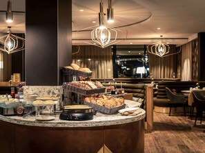Daily buffet breakfast (EUR 20 per person)
