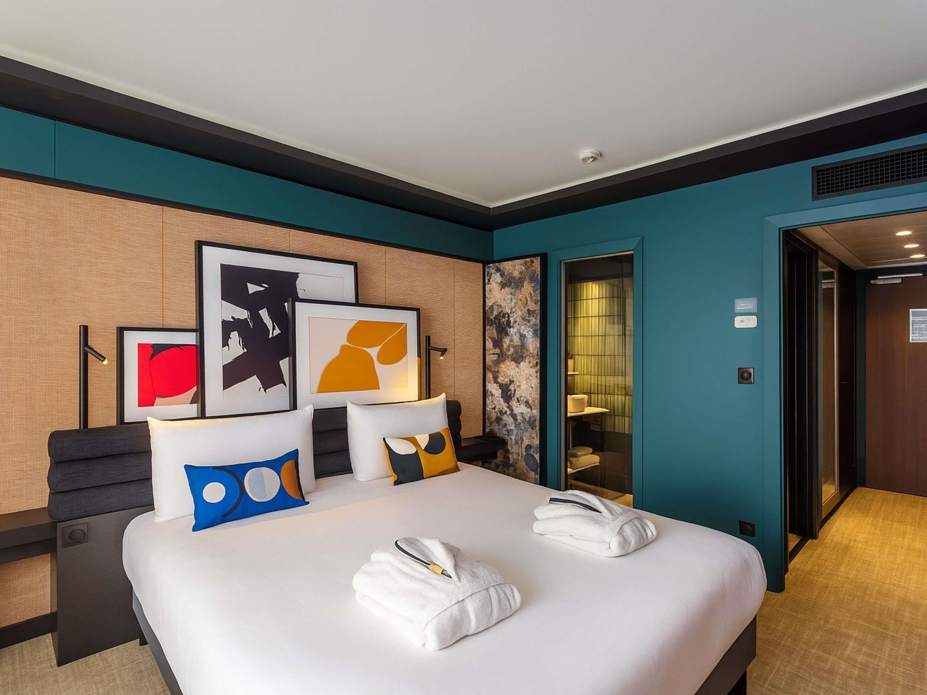 Privilege, Design Double Room | Minibar, in-room safe, desk, blackout drapes