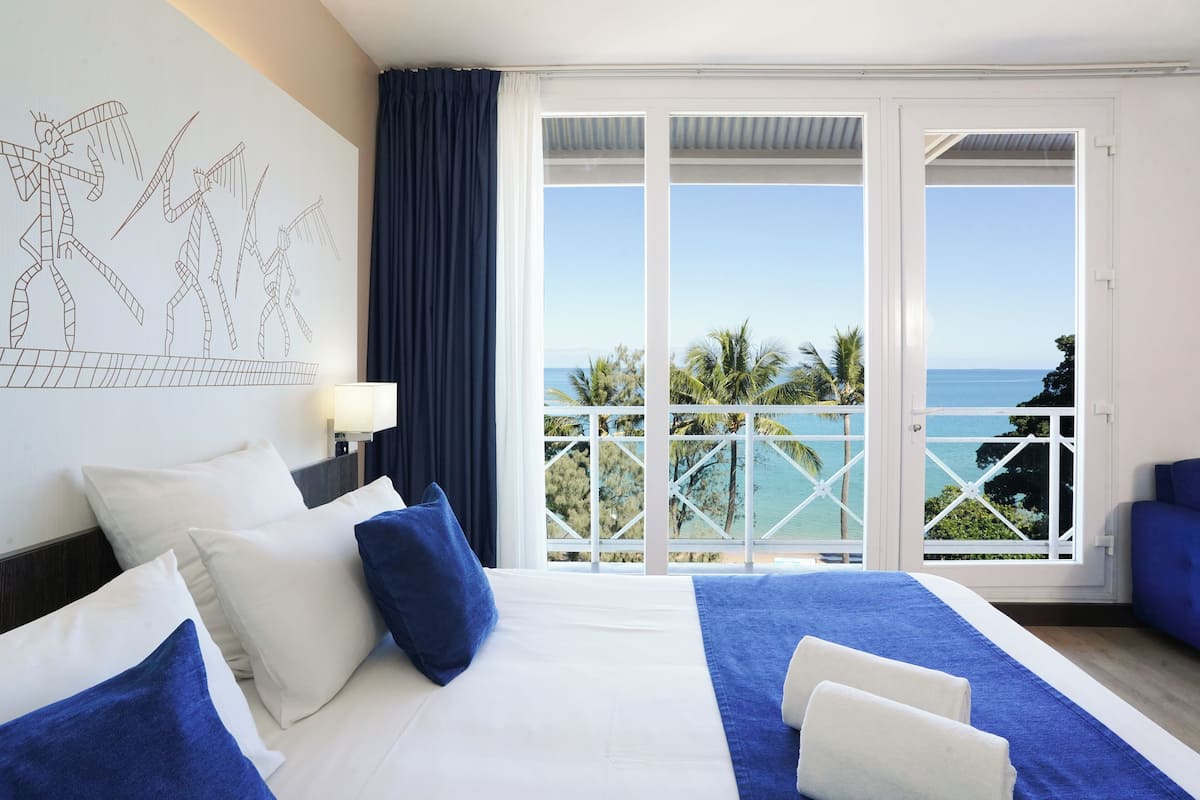 deluxe room, 1 double bed with sofa bed, lagoon view (2 guests) | in-room safe, individually furnished, desk, blackout curtains