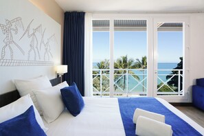 Deluxe Room, 1 Double Bed with Sofa bed, Lagoon View (2 Guests) | In-room safe, individually furnished, desk, blackout drapes
