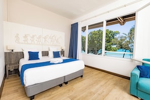 Deluxe-Zimmer, 1 Doppelbett und Schlafsofa, Blick auf die Lagune (2 Guests) | Zimmersafe, individuell eingerichtet, Schreibtisch