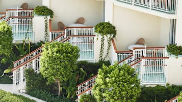 Premium bedding, down duvets, pillow-top beds, minibar