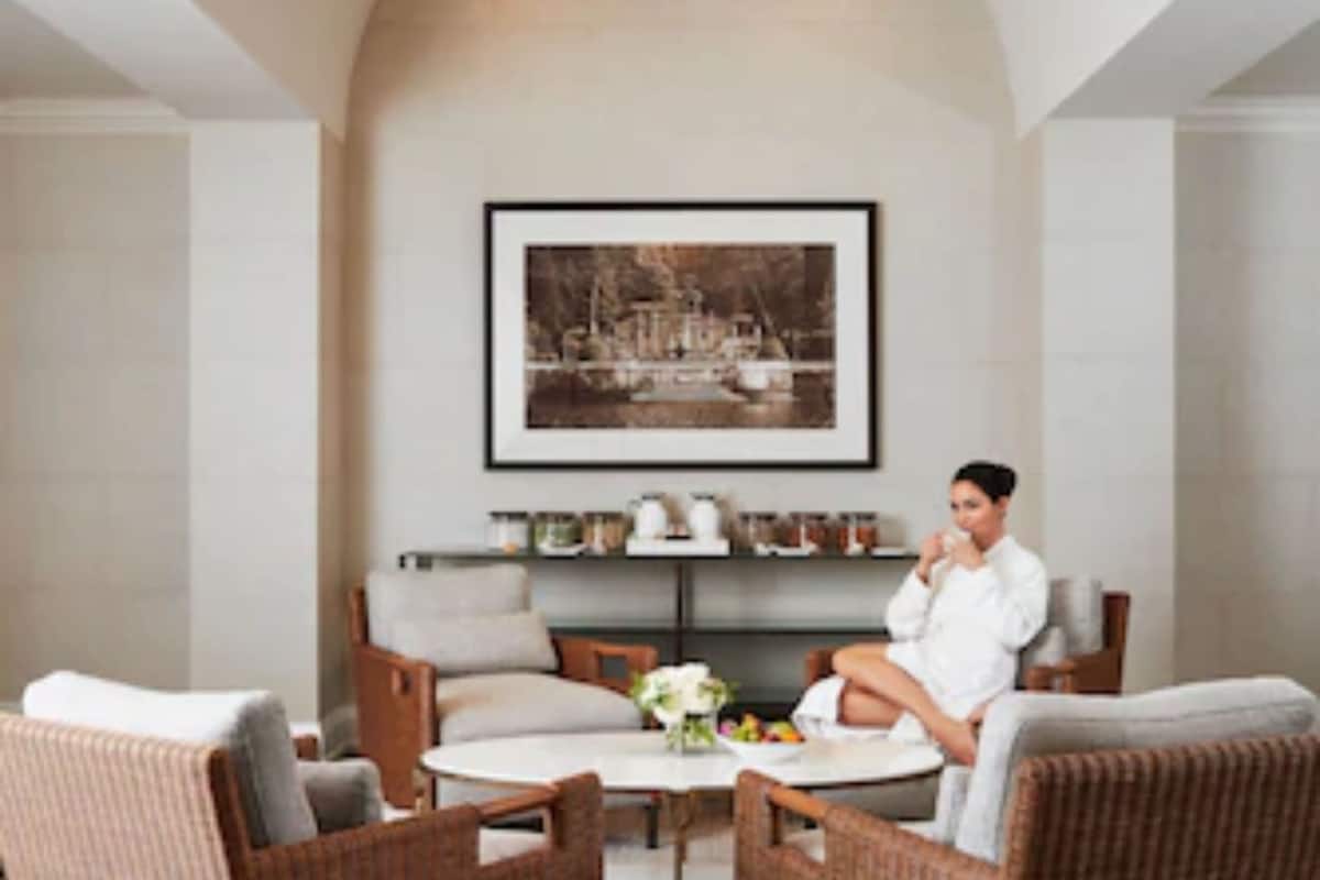 hot tub, steam room, body treatments, aromatherapy, body wraps