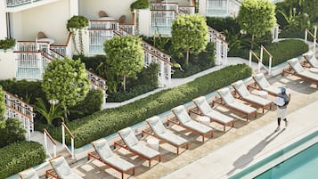 2 outdoor pools, pool loungers