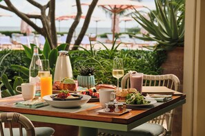 2 Restaurants, Frühstück