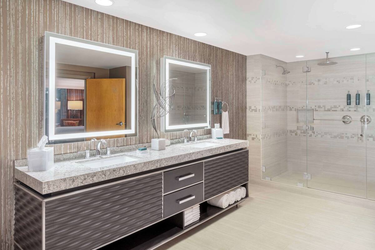 presidential suite, 1 king bed | bathroom shower