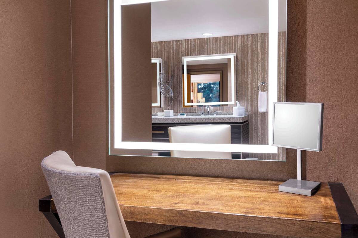 presidential suite, 1 king bed | premium bedding, down duvets, pillow-top beds, in-room safe