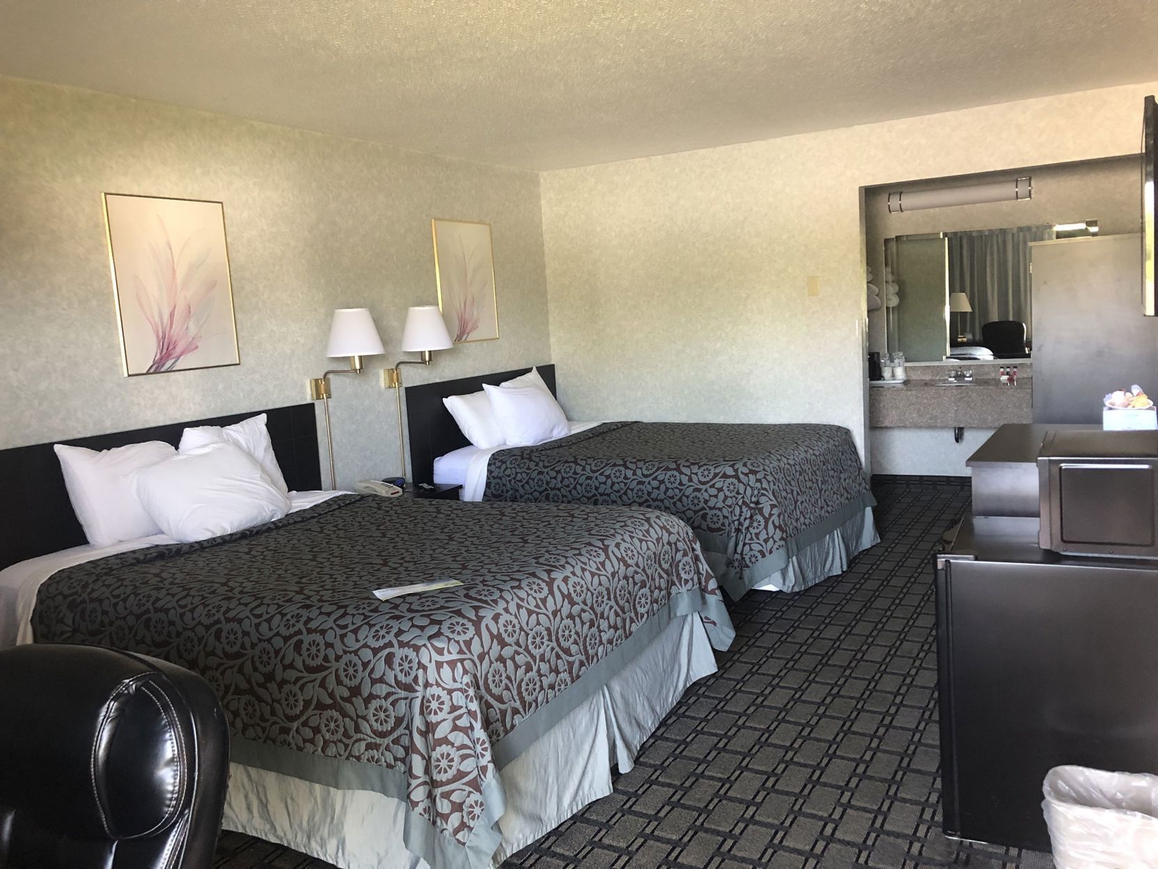 Egyptian cotton sheets, premium bedding, pillowtop beds, in-room safe