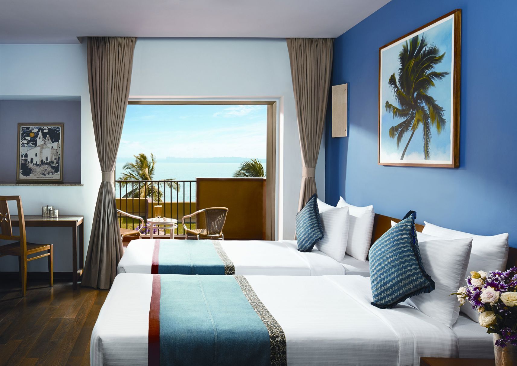 Literie de qualité supérieure, matelas mémoire de forme, minibar