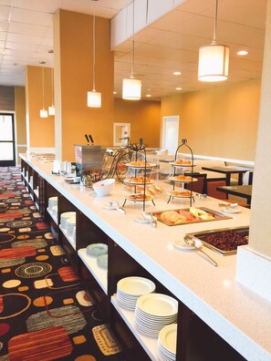 Free daily buffet breakfast - The Hotel Fullerton Anaheim (Fullerton)