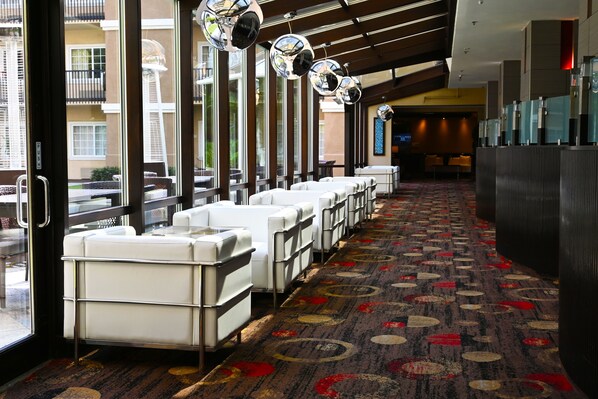 Hallway - The Hotel Fullerton Anaheim (Fullerton)