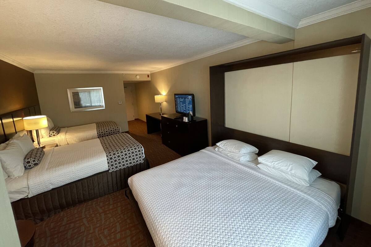 Studio, Multiple Beds, Refrigerator, Ground Floor (Pet Friendly - Fee Applies) | Premium bedding, in-room safe, desk, laptop workspace