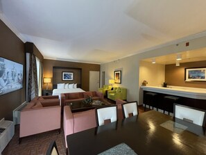 Executive Studio Suite, Executive Level | Premium bedding, in-room safe, desk, laptop workspace - The Hotel Fullerton Anaheim (Fullerton)