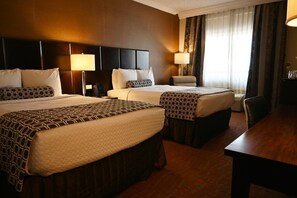 Premium bedding, in-room safe, desk, laptop workspace - The Hotel Fullerton Anaheim (Fullerton)
