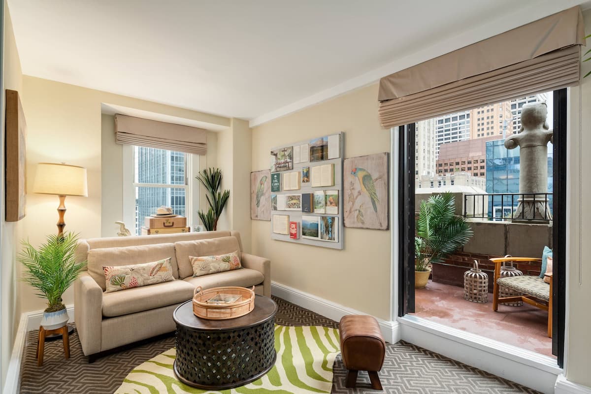 Suite, 1 Bedroom (Balcony) | 1 bedroom, in-room safe, desk, laptop workspace