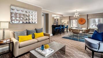 Suite, 1 chambre | Coffre-fort pour ordinateur portable, bureau