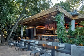 Snack bar