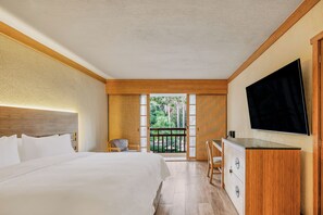 Premium bedding, down duvets, minibar, in-room safe - Grand Fiesta Americana Sumiya Cuernavaca (Jiutepec)