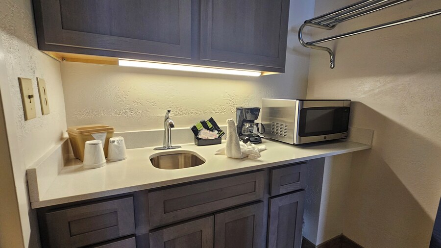 Bluegrass Extended Stay Hotel
