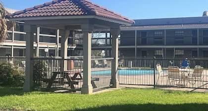La Quinta Inn By Wyndham IH-10 West San Antonio TX