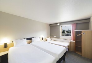 Standard Triple Room, Non Smoking | Premium bedding, desk, laptop workspace, blackout drapes