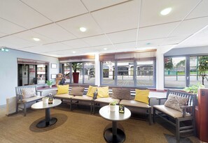 Coin salon dans le hall