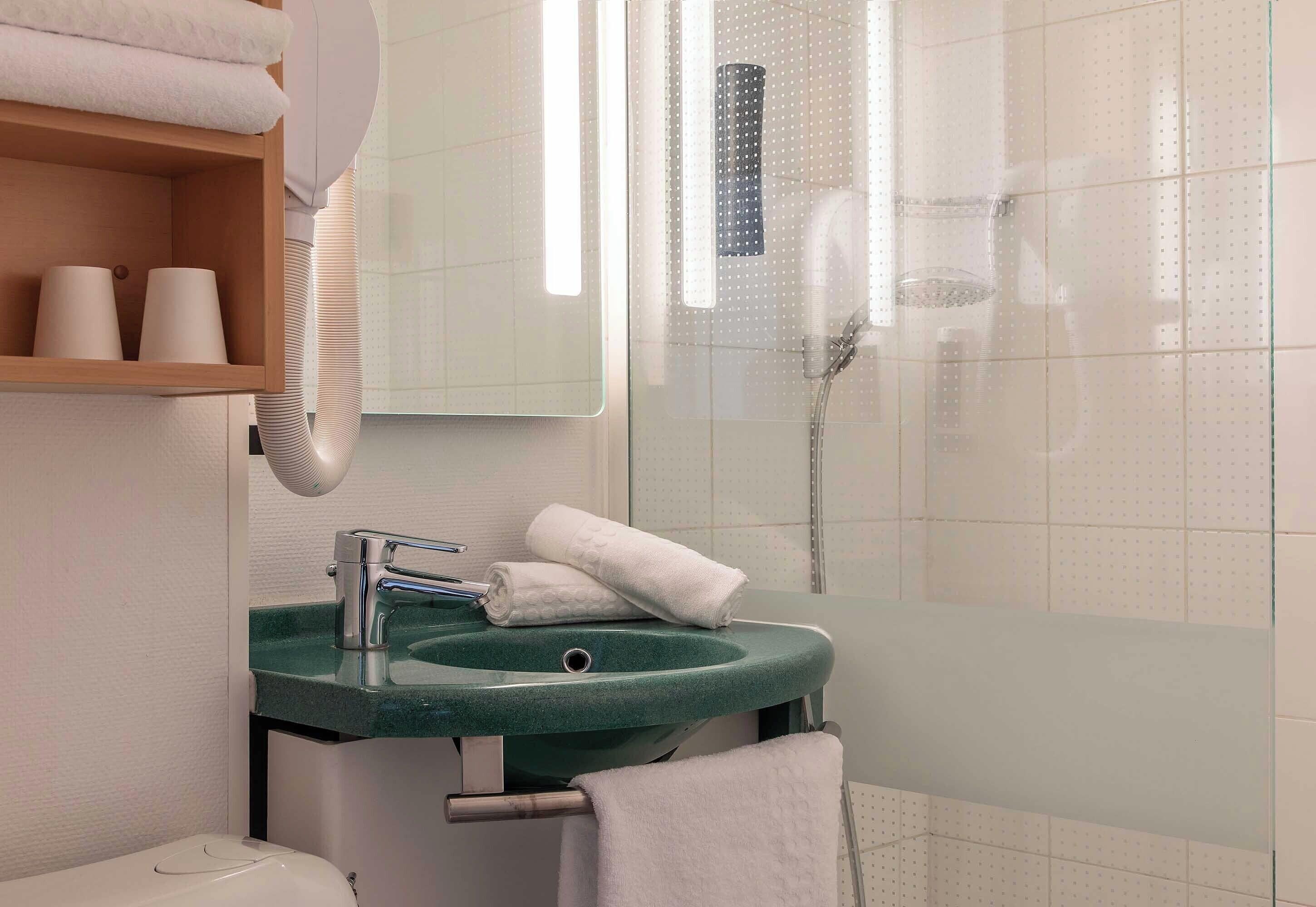 Foto - B&B HOTEL Lourdes Centre Gare 3 étoiles