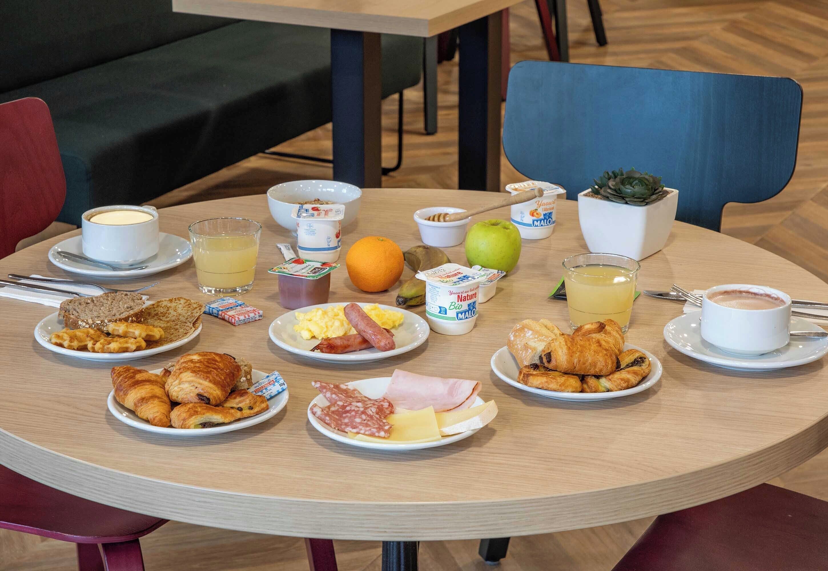 Foto - B&B HOTEL Lourdes Centre Gare 3 étoiles