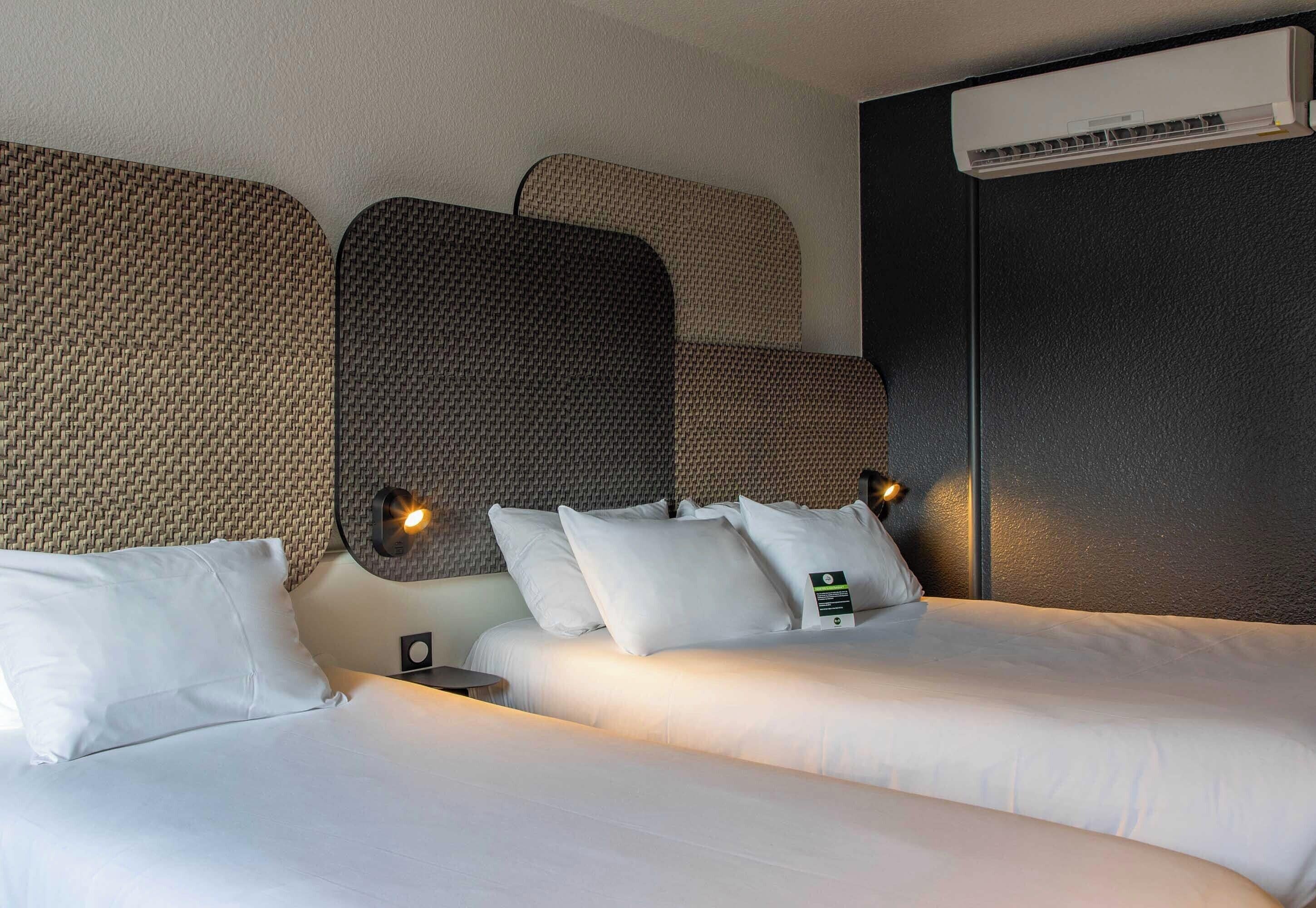 Standard Triple Room, Non Smoking | Premium bedding, desk, laptop workspace, blackout drapes