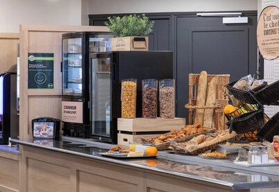 B&B HOTEL Lourdes Centre Gare 3 étoiles