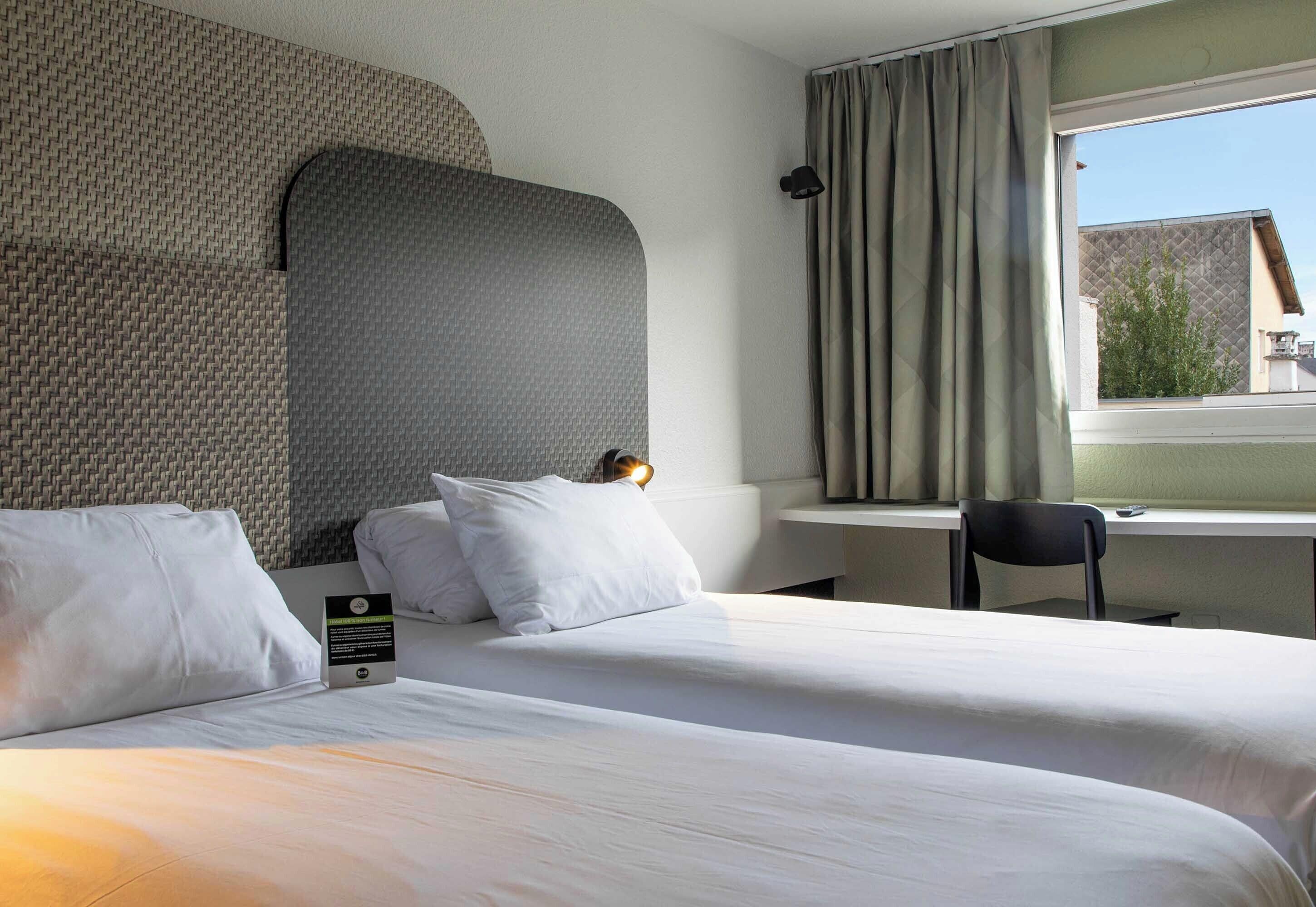 Standard Twin Room, Non Smoking | Premium bedding, desk, laptop workspace, blackout drapes