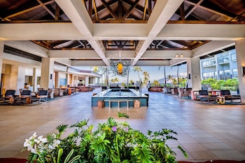 Hotel entrance and lobby at Wailea Beach Resort - Marriott, Maui