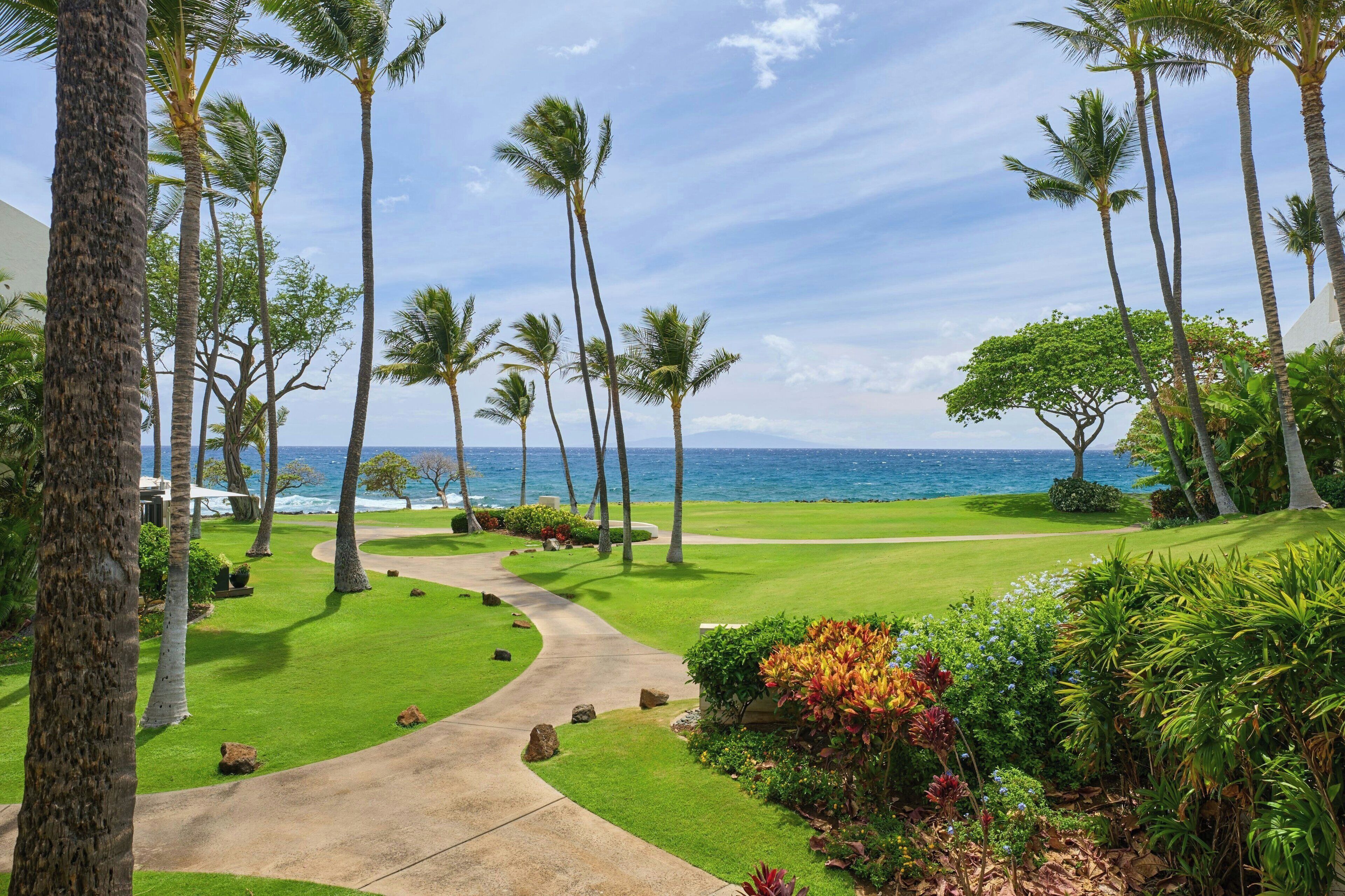 Quarto premium, 2 camas Queen, vista para o oceano (Balcony) | Cofres nos quartos, escrivaninha, ferros/tábuas de passar roupa