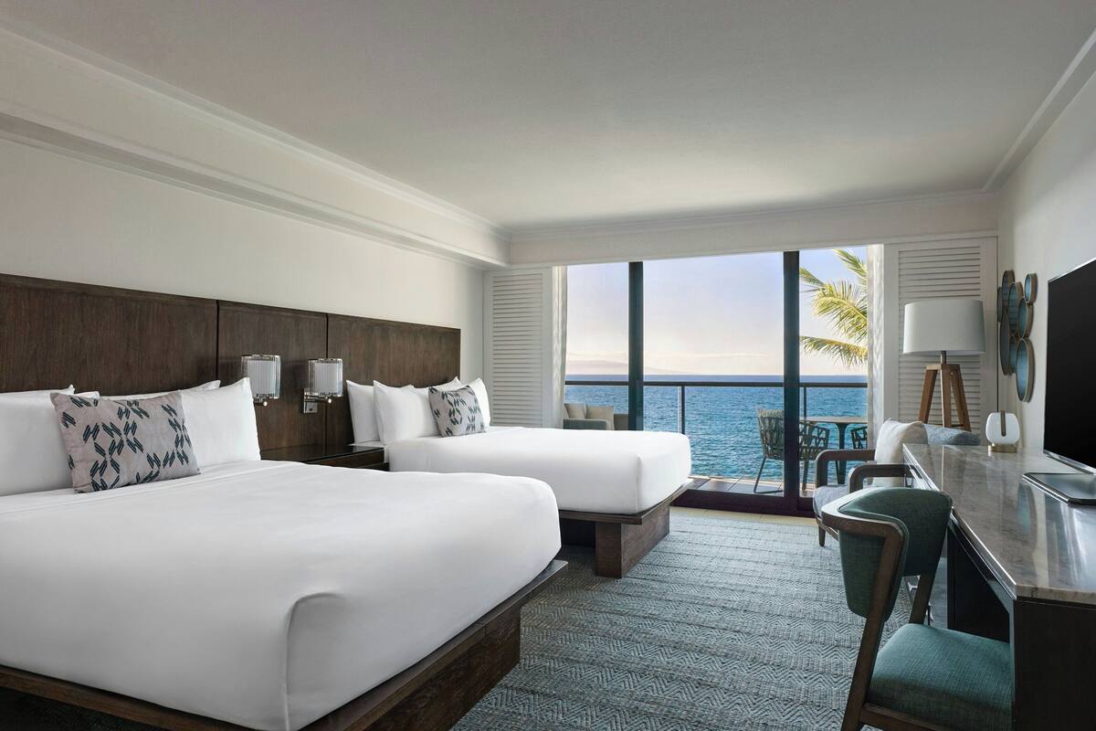 Chambre, 2 grands lits, balcon, en front de mer (Oceanfront)