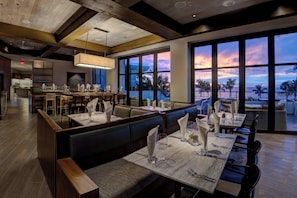 4 restaurants, breakfast served