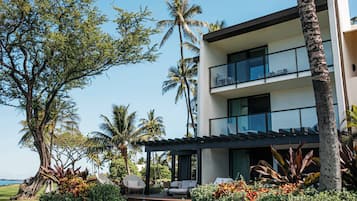 Suite, 1 King Bed, Oceanfront (Sundeck, Ground floor) | Extérieur