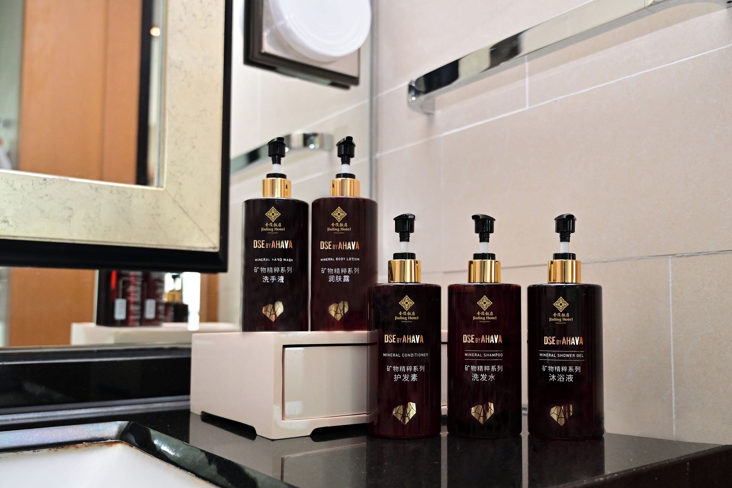 1 bedroom, premium bedding, down duvets, minibar