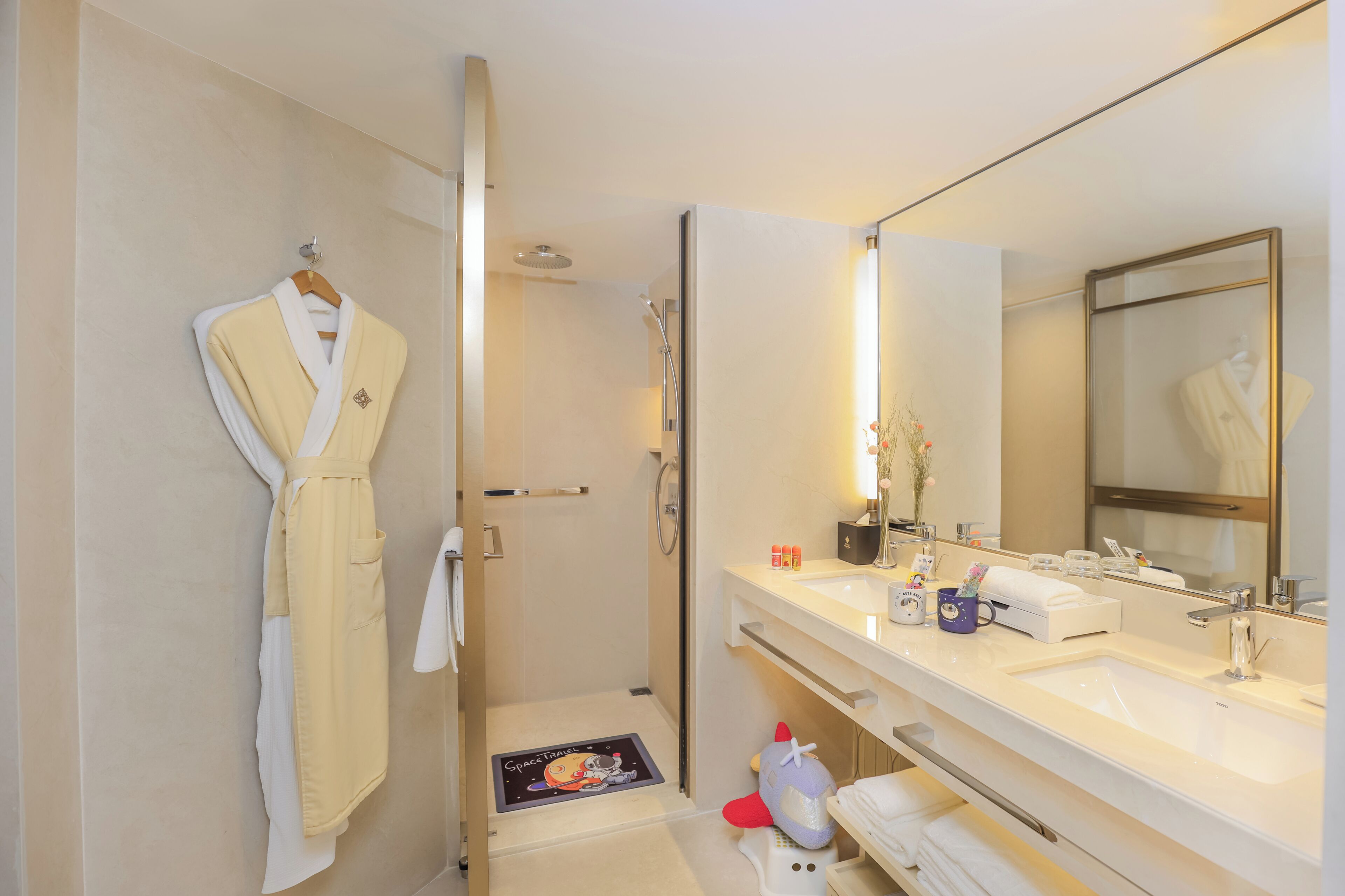 jinling tower magic three-bedroom family room | bathroom | rainfall showerhead, eco-friendly toiletries, hair dryer, bathrobes