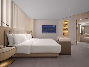 Quarto família | Roupas de cama premium, edredons de pluma, frigobar, cofres nos quartos