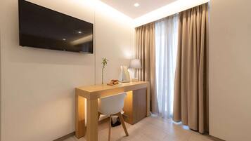 Superior Room, 1 King Bed, Non Smoking | In-room safe, blackout drapes, soundproofing, cribs/infant beds