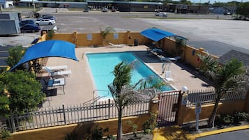 Utomhuspool