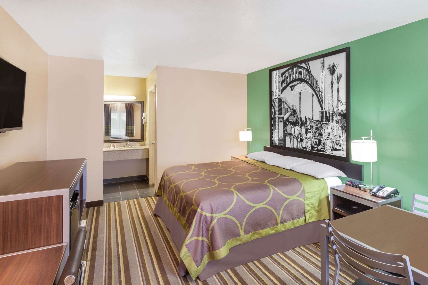 Työpöytä, kannettavalle tietokoneelle sopiva työtila