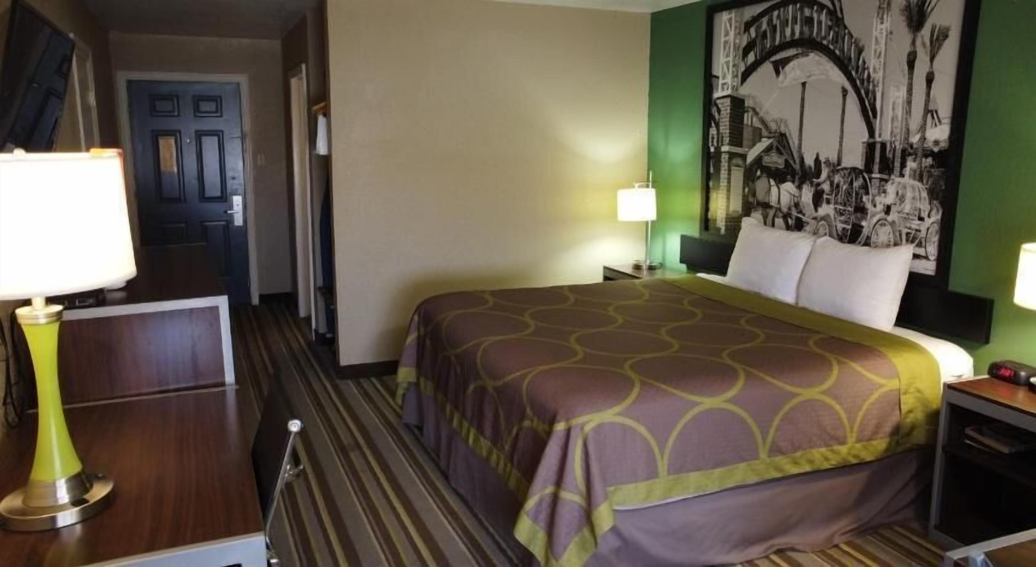 Työpöytä, kannettavalle tietokoneelle sopiva työtila