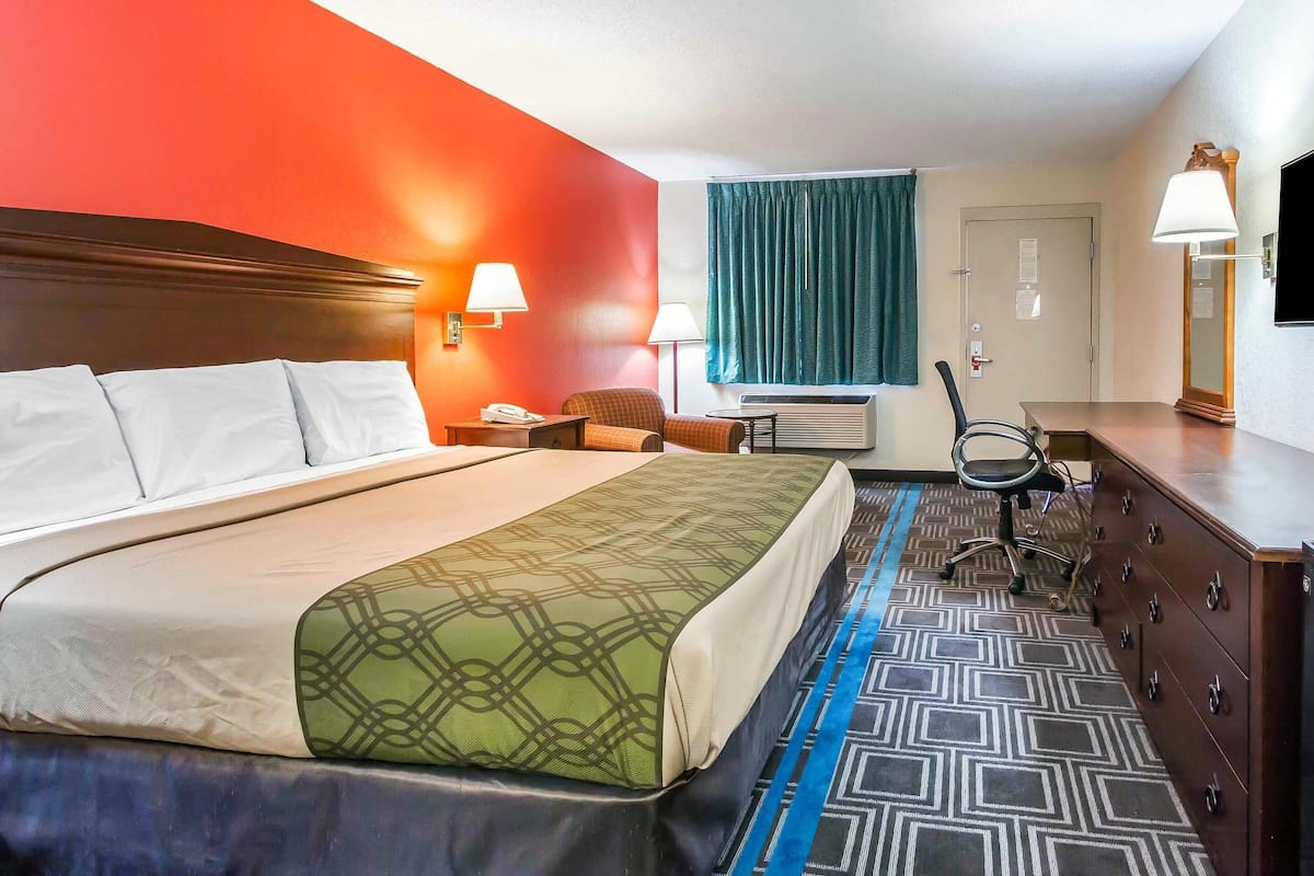 Desk, free rollaway beds, free WiFi, bed sheets
