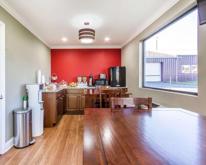 Econo Lodge Lanett