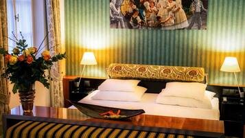 Privilege, Habitación, 1 cama King size | Ropa de cama de alta calidad y minibar