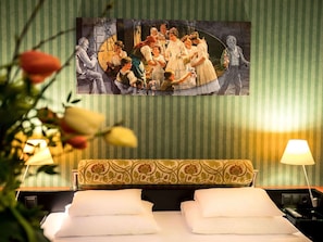 1 bedroom, premium bedding, minibar, in-room safe